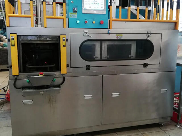 汽車發(fā)動機缸蓋噴淋清洗機